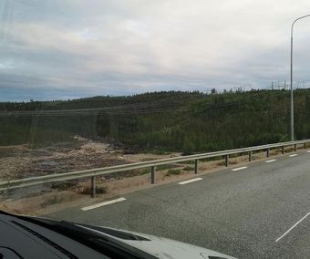 Torrt i Stora Luleälvens fåra efter dammen.